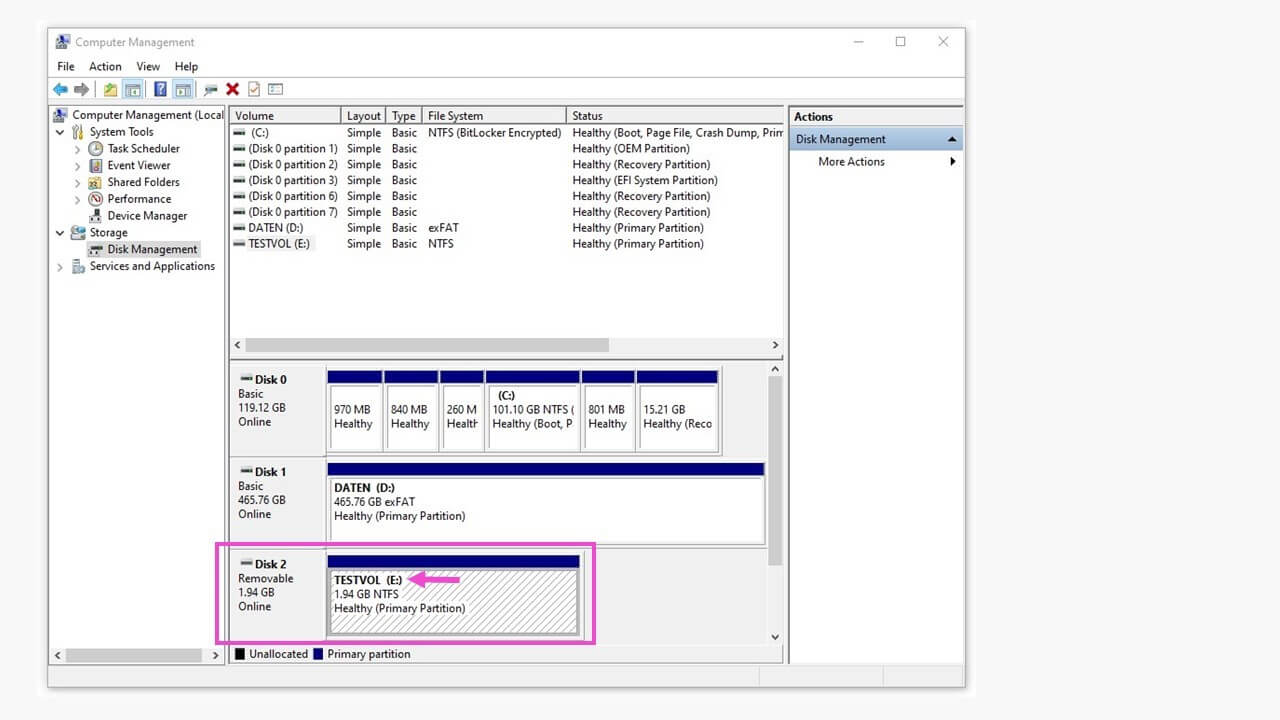 Windows Disk Management showing file system creation 