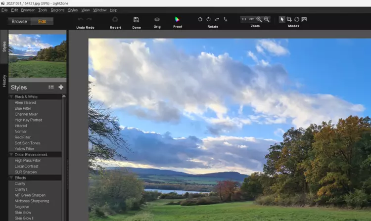 LightZone: Screenshot of the user interface LightZone: Screenshot of the user interface