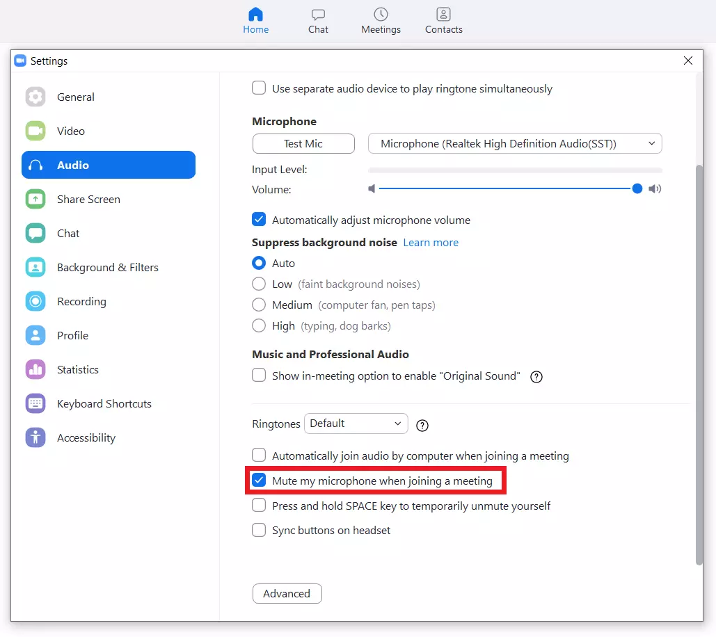 Image: To mute the microphone automatically, activate “Mute my microphone when joining a meeting”.