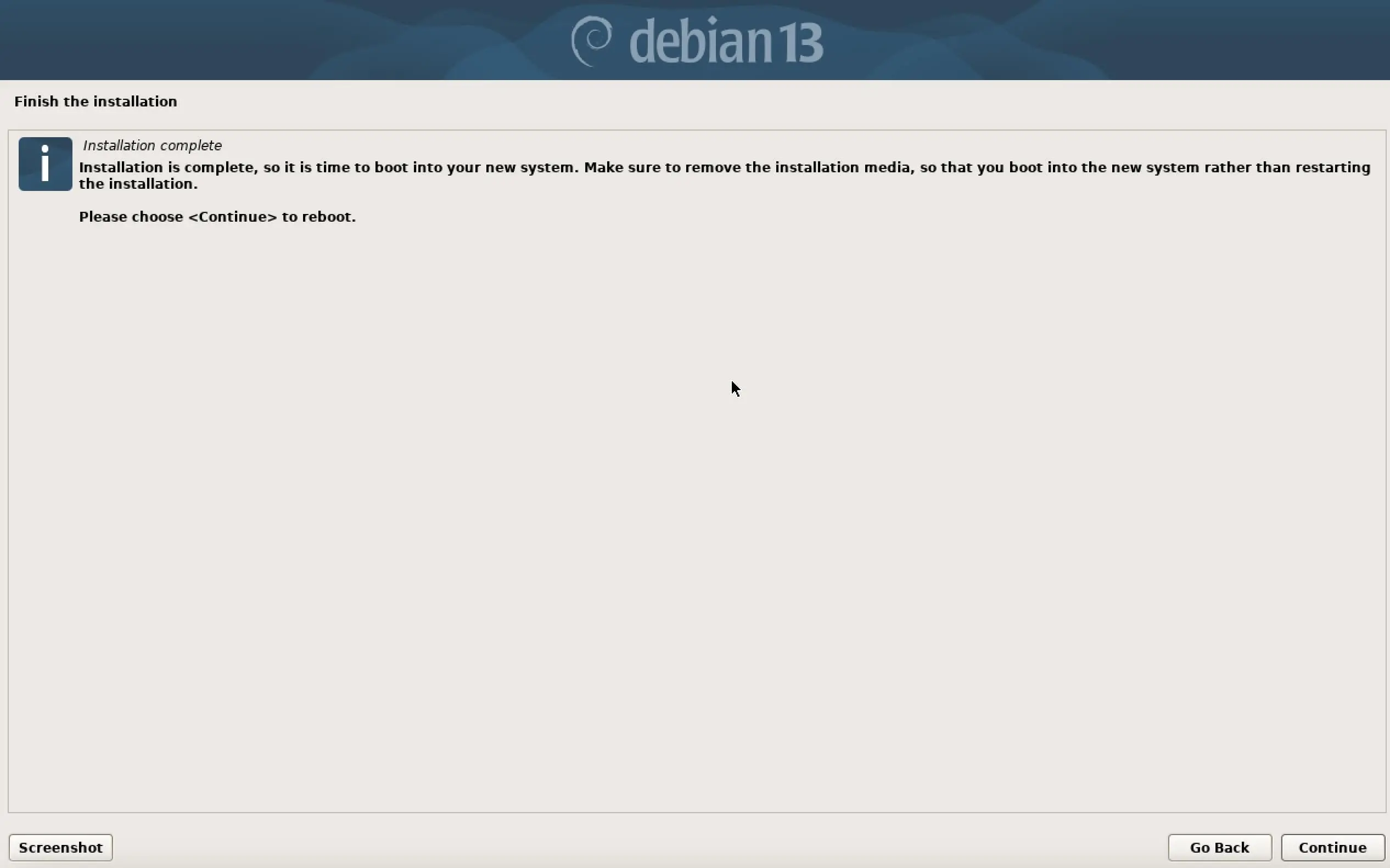 Imagen: Captura de pantalla de la instalaci&oacute;n de Debian 13: completar la instalaci&oacute;n