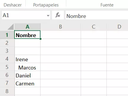 Imagen: Excel: conjunto de datos dispuestos de forma poco limpia y con espacios sobrantes 