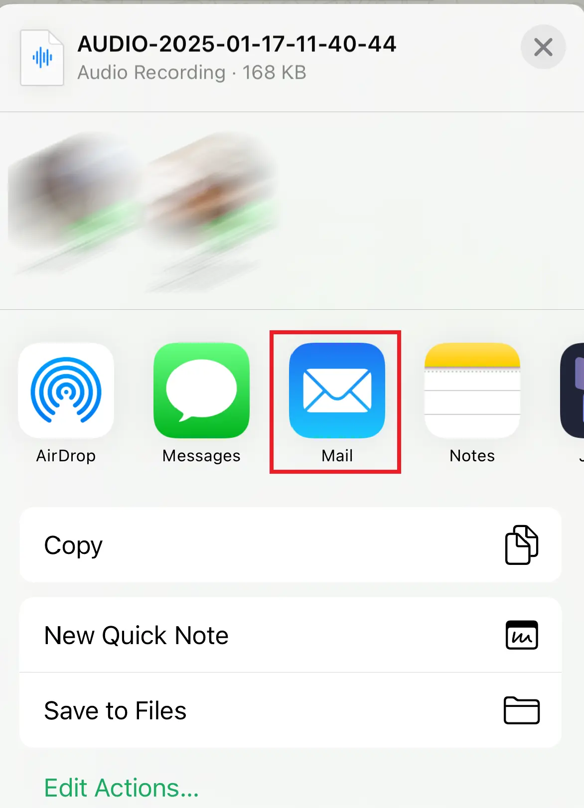Captura de tela do iPhone da opção 'Encaminhar' no WhatsApp Imagem: Captura de tela do iPhone da opção 'Encaminhar' no WhatsApp
